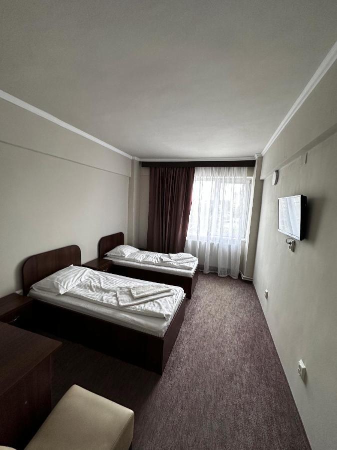 Hostel Romula Imperial Caracal Exteriér fotografie
