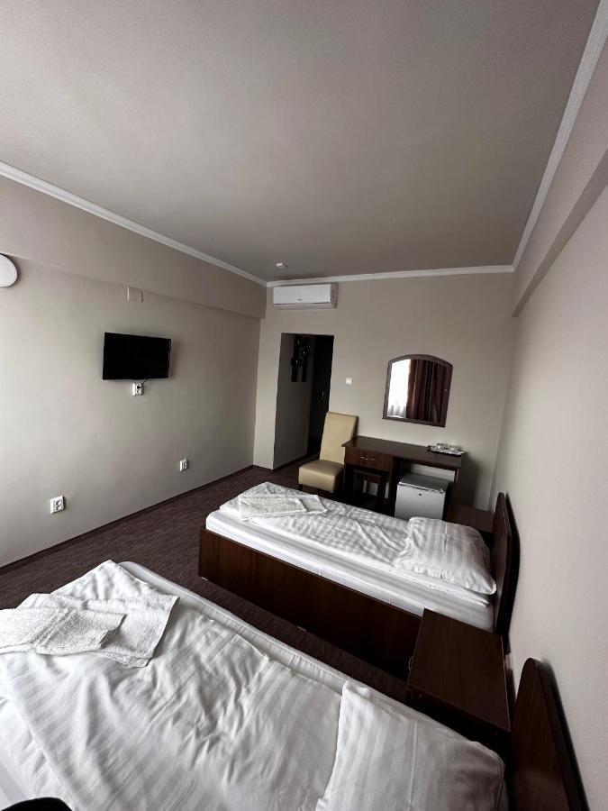 Hostel Romula Imperial Caracal Exteriér fotografie