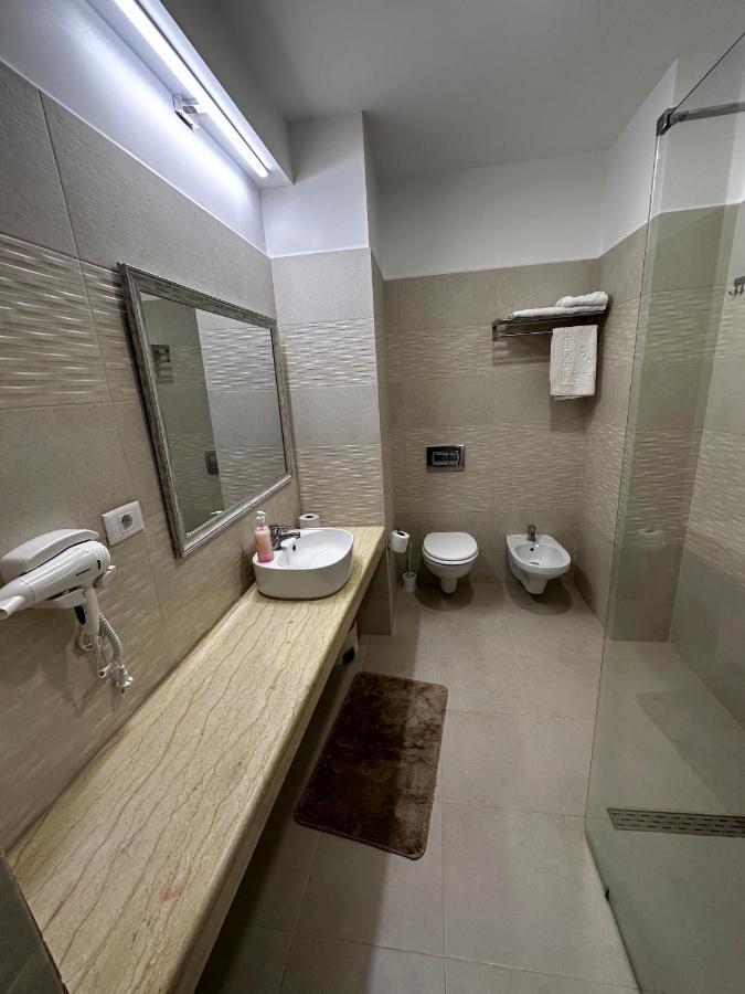 Hostel Romula Imperial Caracal Exteriér fotografie