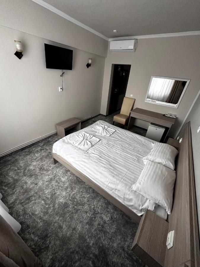 Hostel Romula Imperial Caracal Exteriér fotografie