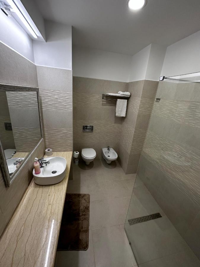 Hostel Romula Imperial Caracal Exteriér fotografie