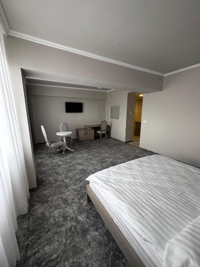 Hostel Romula Imperial Caracal Exteriér fotografie