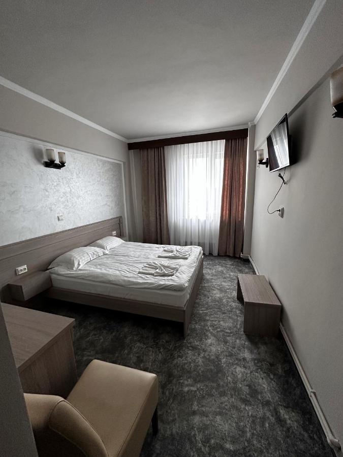Hostel Romula Imperial Caracal Exteriér fotografie